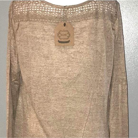 Kori Long Sleeve Top Size Medium - Picture 2 of 5